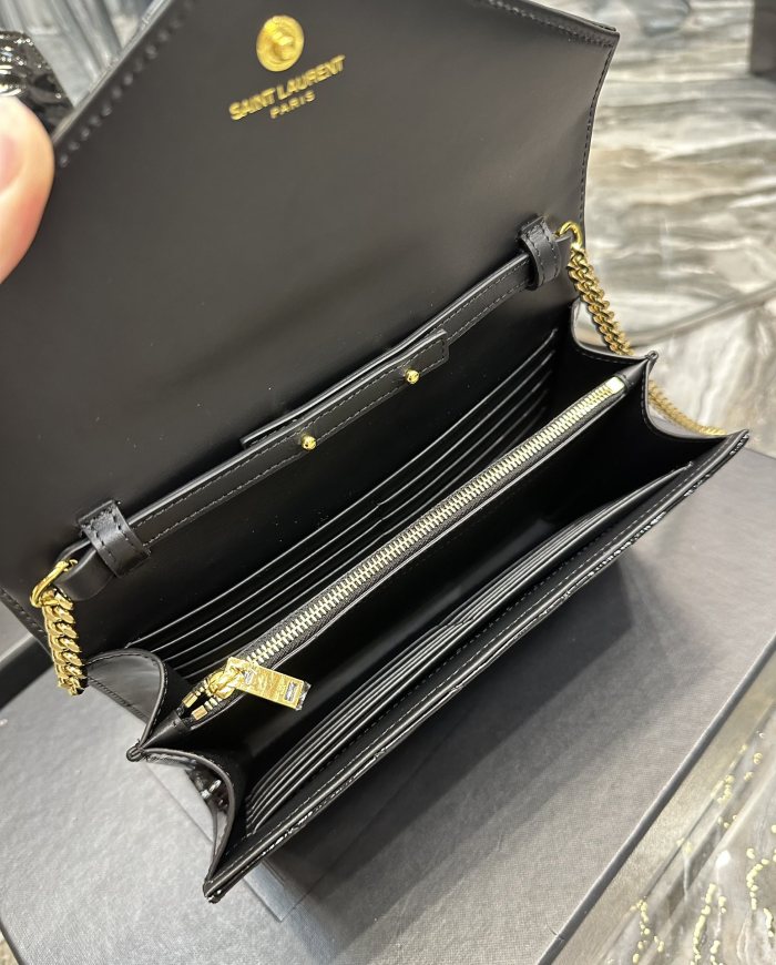 Handbags SAINT LAURENT 377828 size 22.5x14x4 cm