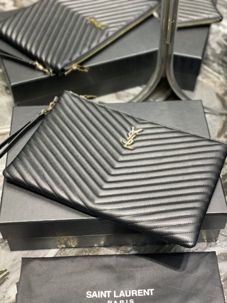 Handbags SAINT LAURENT 440222 size 36x24.5x2.5 cm