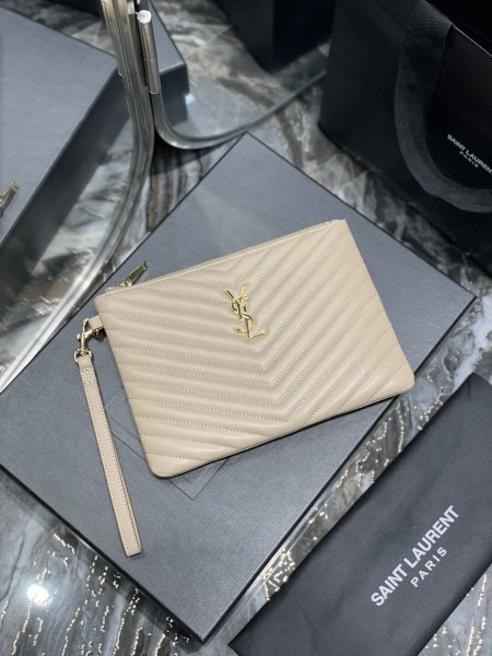 Handbags SAINT LAURENT 379039 size  24×17.5×1.5 cm