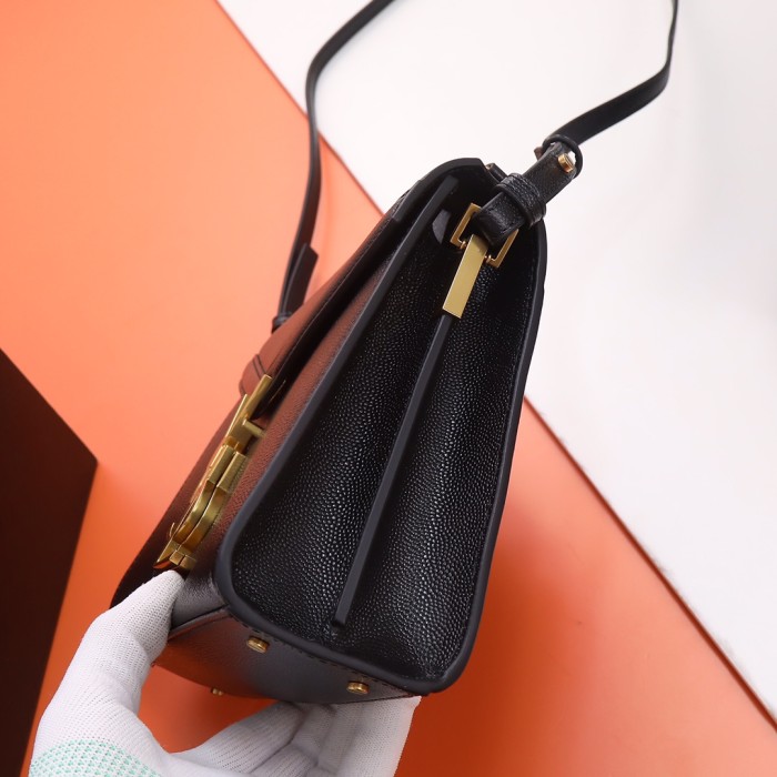 Handbags SAINT LAURENT 602716 size 20×16×7.5 cm