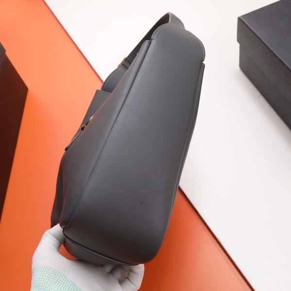 Handbags SAINT LAURENT 657230 size  24×24×10 cm