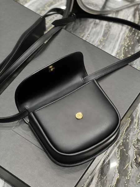 SAINT LAURENT KAIA Smooth Cow Leather Saddle Bag Shoulder Bag Crossbody Bag Small Size Women's Black 619740-BWR0W-1000 size 18.5*5.5*15.5 cm