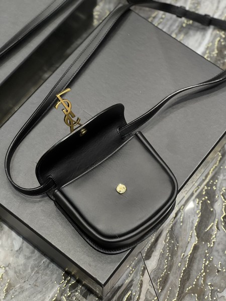 Handbags SAINT LAURENT 623097 size 15x14x4.5 cm