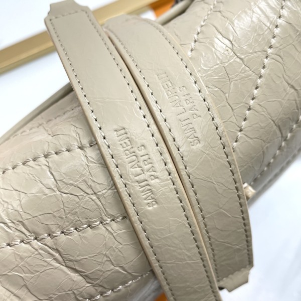 Handbags SAINT LAURENT 533037 size  22-16-7 cm