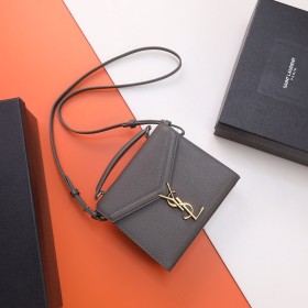 Handbags SAINT LAURENT 602716 size 20×16×7.5 cm