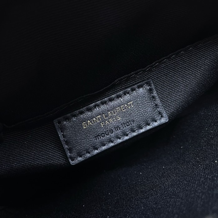 Handbags SAINT LAURENT 610436 size 17x17x5.5 cm