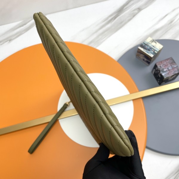 Handbags SAINT LAURENT 440222 size 36x24.5x2.5 cm