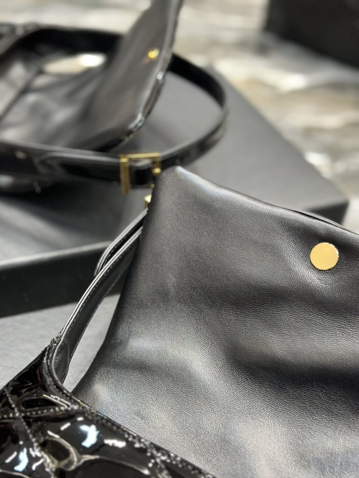 Handbags SAINT LAURENT 698567 size 24×18×5.5 cm