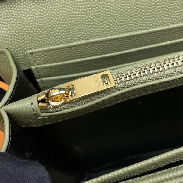 Handbags SAINT LAURENT 377828 size 22.5x14x4 cm