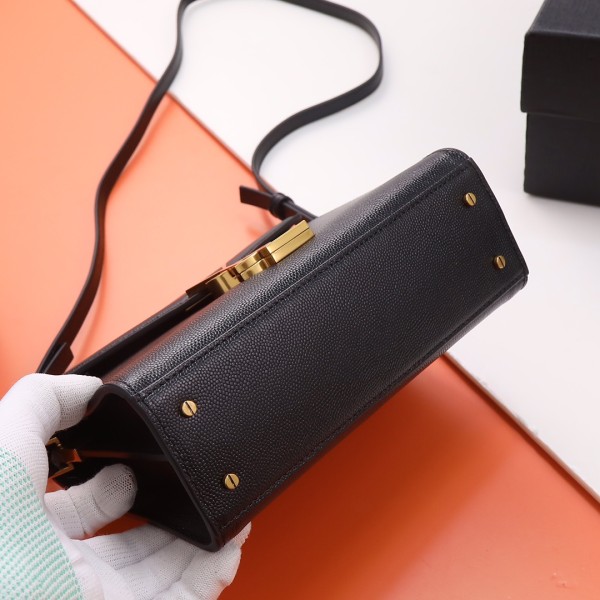 Handbags SAINT LAURENT 602716 size 20×16×7.5 cm