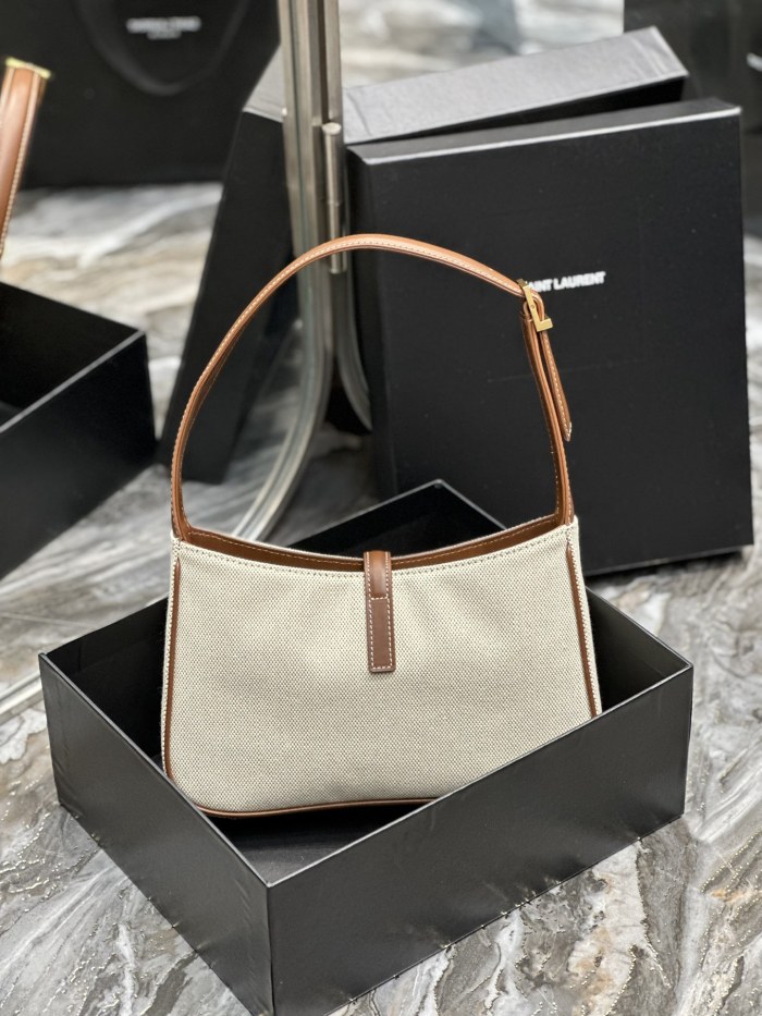 Handbags SAINT LAURENT 657228 size 25X14X6 cm