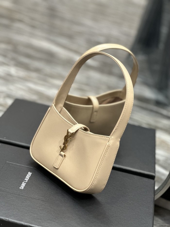 Handbags SAINT LAURENT 710310 size 19x11.5x4.5 cm