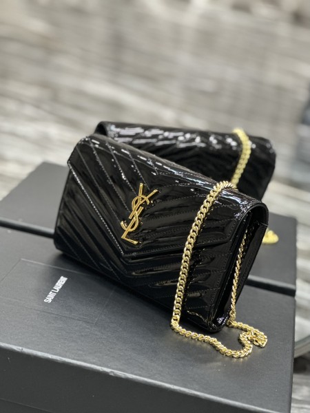 Handbags SAINT LAURENT 377828 size 22.5x14x4 cm