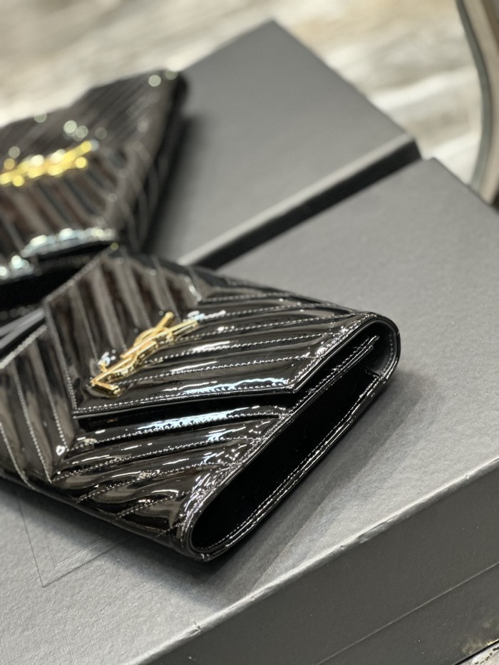 Handbags SAINT LAURENT 617662 size 21×6×3 cm