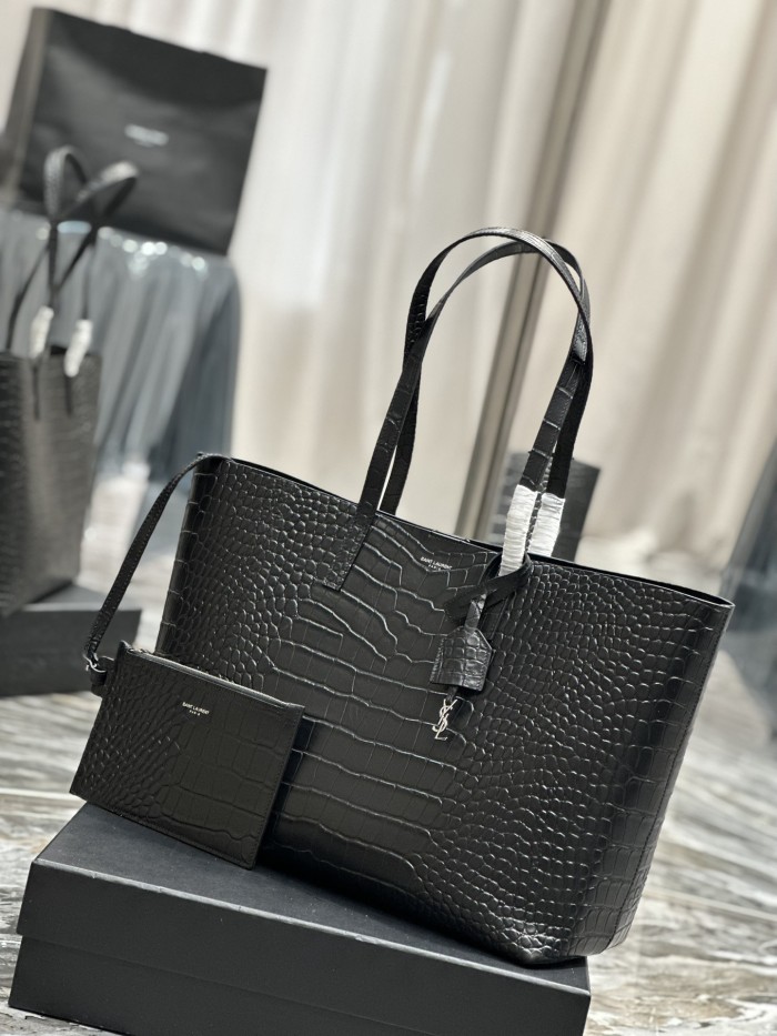Handbags SAINT LAURENT 394195 size 38×28×13 cm