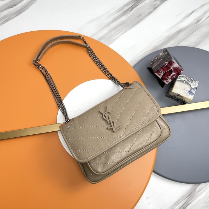 Handbags SAINT LAURENT 533037 size  22-16-7 cm