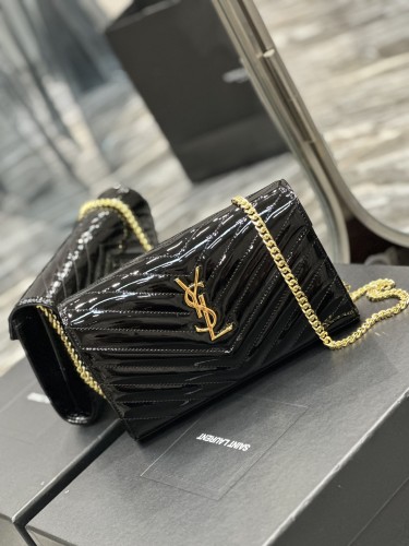 Handbags SAINT LAURENT 377828 size 22.5x14x4 cm