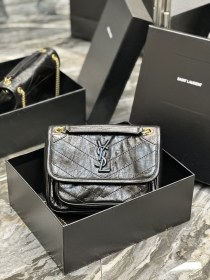 Handbags SAINT LAURENT 633151 size 22×16.5×12 cm