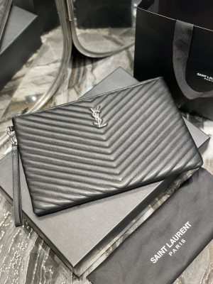 Handbags SAINT LAURENT 440222 size 36x24.5x2.5 cm