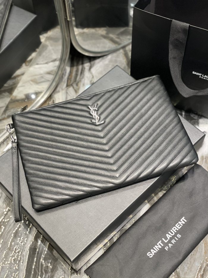 Handbags SAINT LAURENT 440222 size 36x24.5x2.5 cm