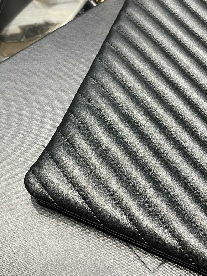 Handbags SAINT LAURENT 440222 size 36x24.5x2.5 cm