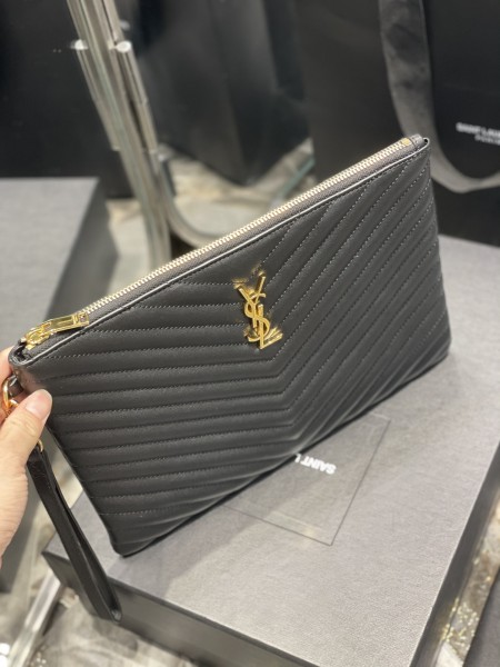 Handbags SAINT LAURENT 413444 size 30×21.5×2 cm