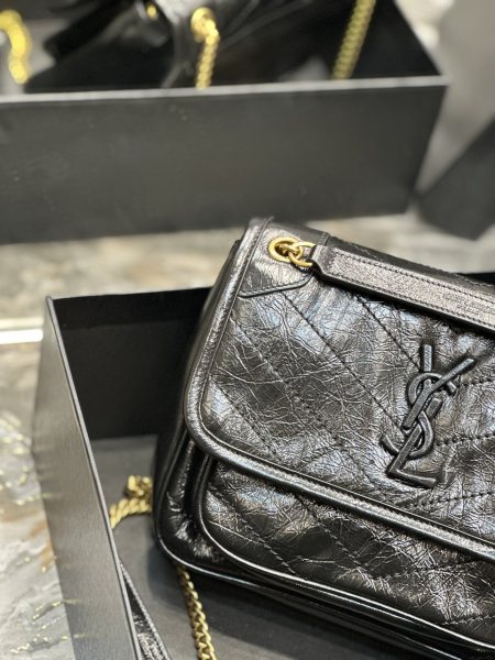 Handbags SAINT LAURENT 633151 size 22×16.5×12 cm