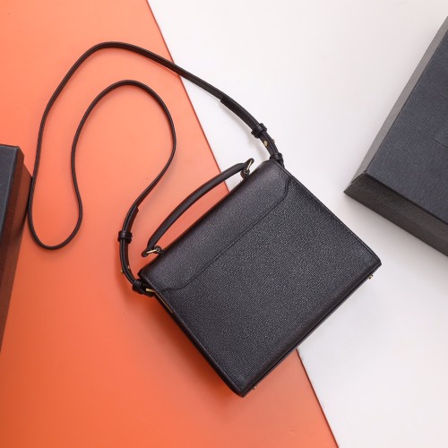 Handbags SAINT LAURENT 602716 size 20×16×7.5 cm