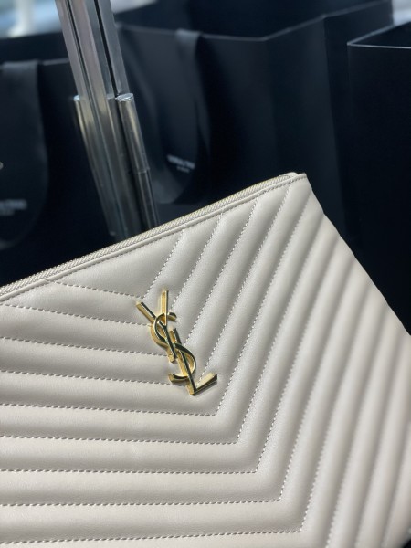 Handbags SAINT LAURENT 413444 size  30×21.5×2 cm