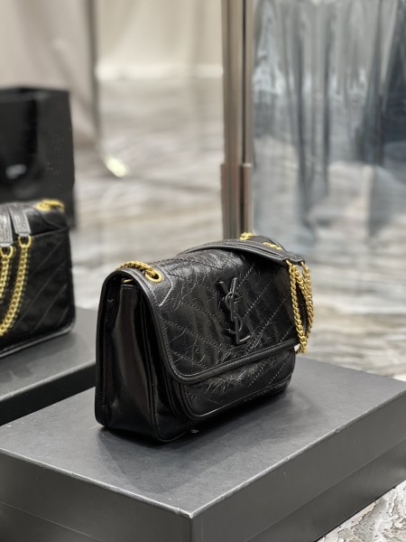 Handbags SAINT LAURENT 633151 size 22×16.5×12 cm