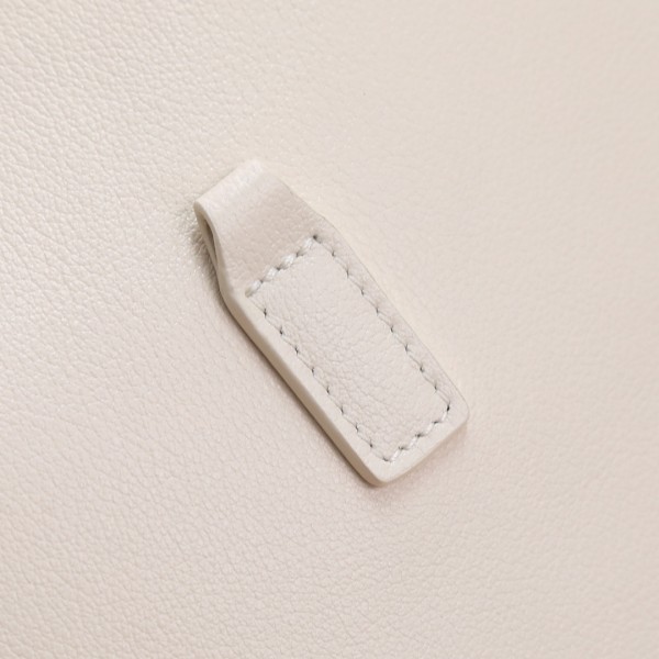 Handbags SAINT LAURENT 657230 size  24×24×10 cm