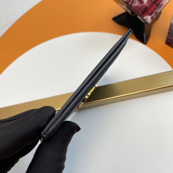 Handbags SAINT LAURENT 423291 size 10x7.5x0.5 cm