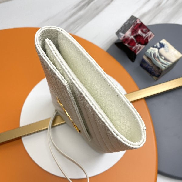 SAINT LAURENT Monogram Leather Clutch Regular Women's Vintage White 617662-BOW01-9207 size 21*3*16 cm