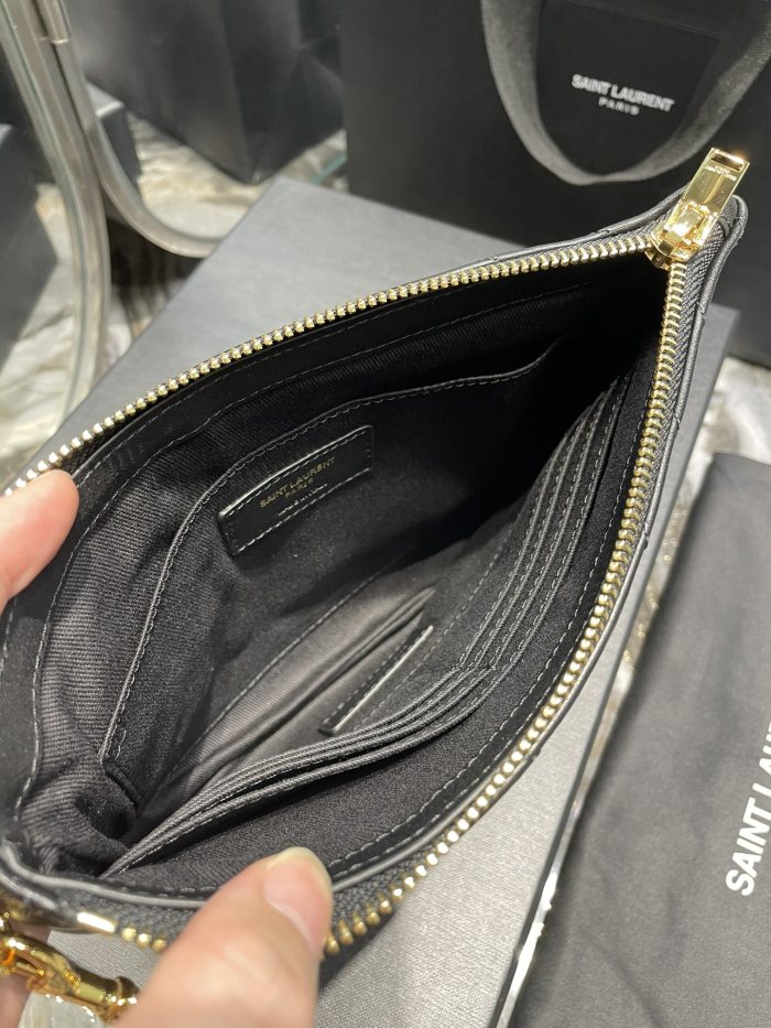 Handbags SAINT LAURENT 379039 size 24×17.5×1.5 cm