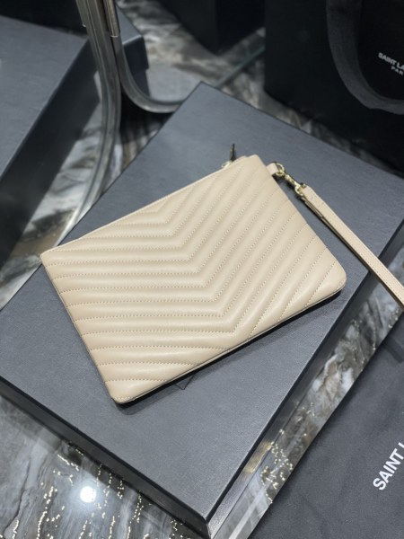 Handbags SAINT LAURENT 379039 size  24×17.5×1.5 cm