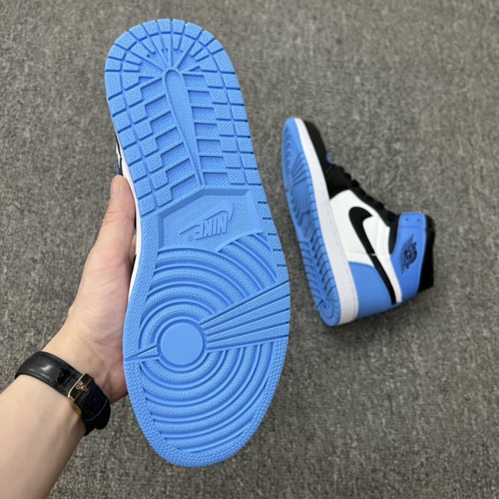 Jordan 1 Retro High OG UNC Toe