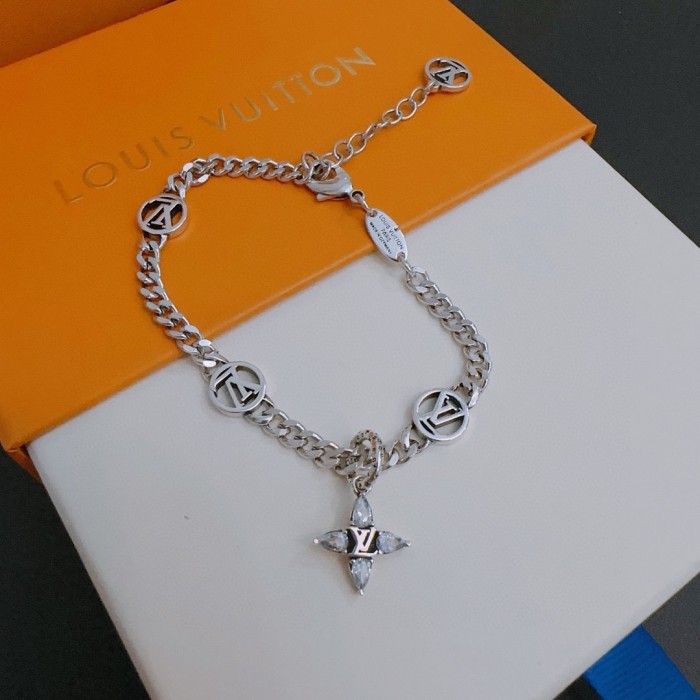 Jewelry Louis Vuitton 138