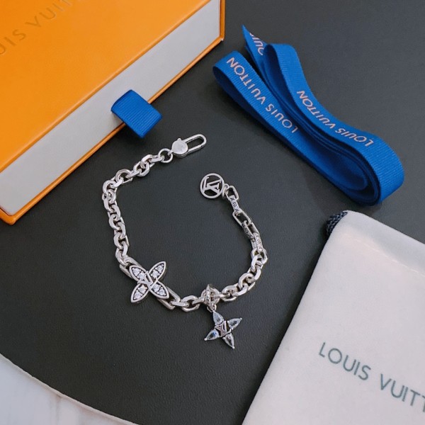Jewelry Louis Vuitton 139