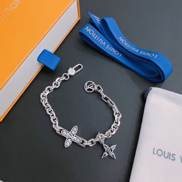 Jewelry Louis Vuitton 139