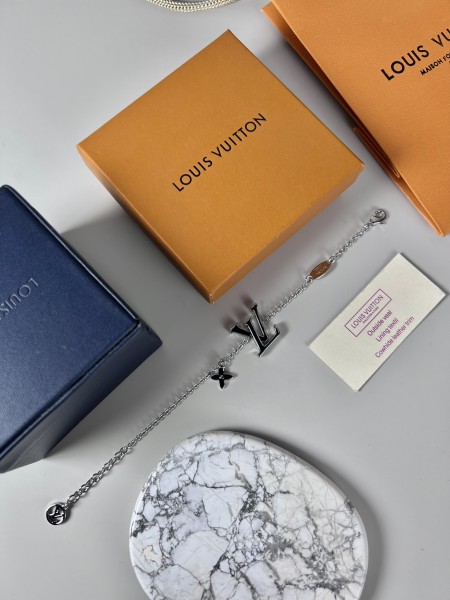 Jewelry Louis Vuitton 152