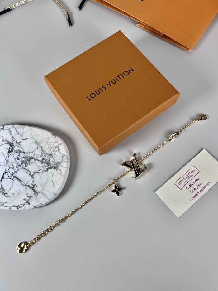 Jewelry Louis Vuitton 156