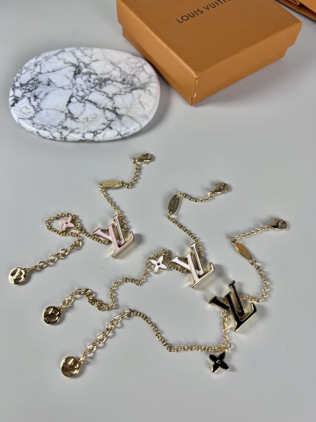 Jewelry Louis Vuitton 156