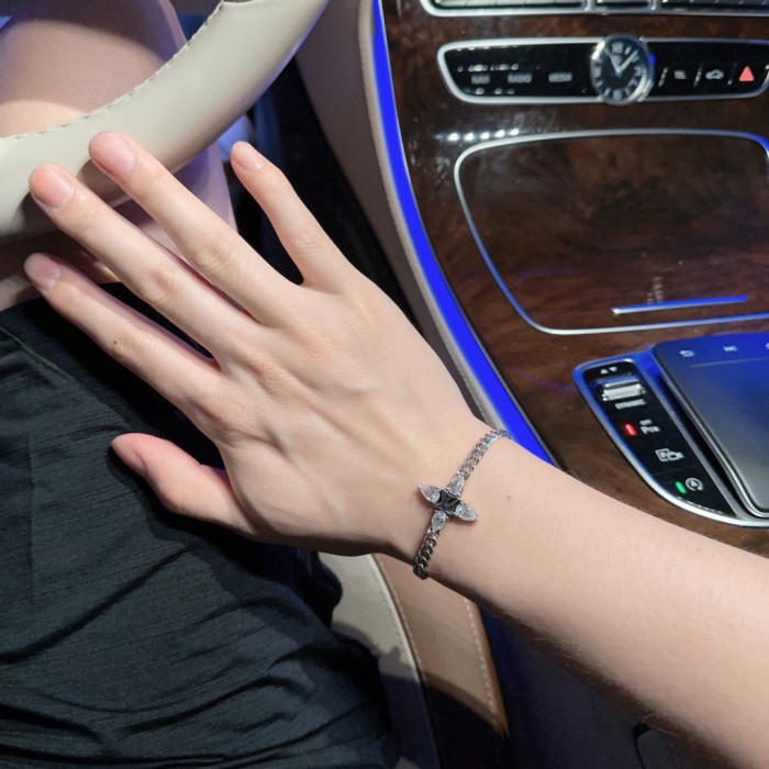 Jewelry Louis Vuitton 162