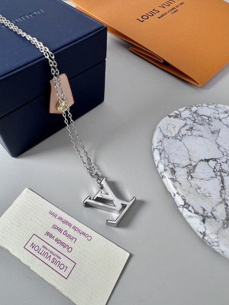 Jewelry Louis Vuitton 153