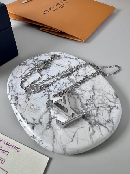 Jewelry Louis Vuitton 153