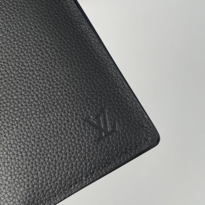 Handbag Louis Vuitton M58192 size 19*10*2 cm