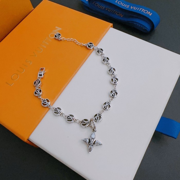 Jewelry Louis Vuitton 179
