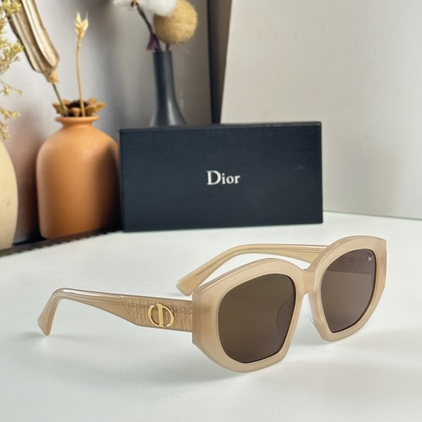 Sunglasses DIOR CD8027