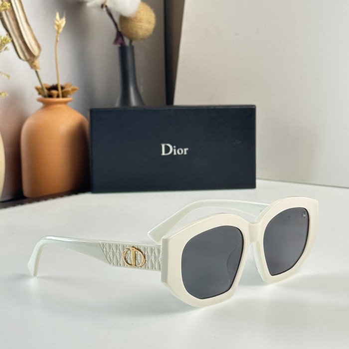 Sunglasses DIOR CD8027