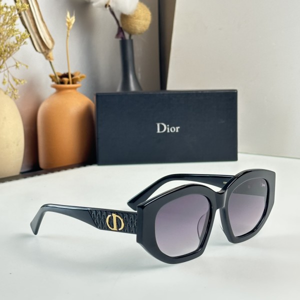 Sunglasses DIOR CD8027